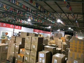 成都顺丰国际快递公司电话专寄口罩药品化妆品电子产品